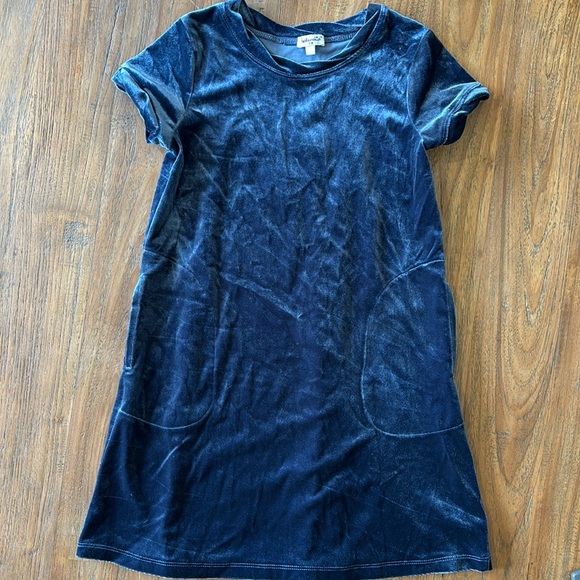 Girls Splendid Velour Shift Dress - Picture 2 of 6